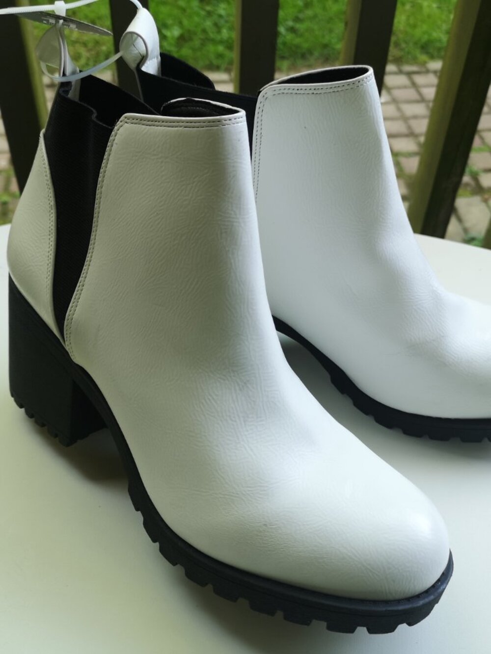White Black Dirty Laundry Chunky Lug Sole Ankle Boots Shoes US 11 (10W)